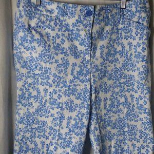 Kim Womens Sz 16 Bermuda Shorts Flowers on white B